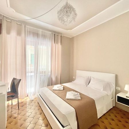 Regina Elena Apartments بيسكارا المظهر الخارجي الصورة